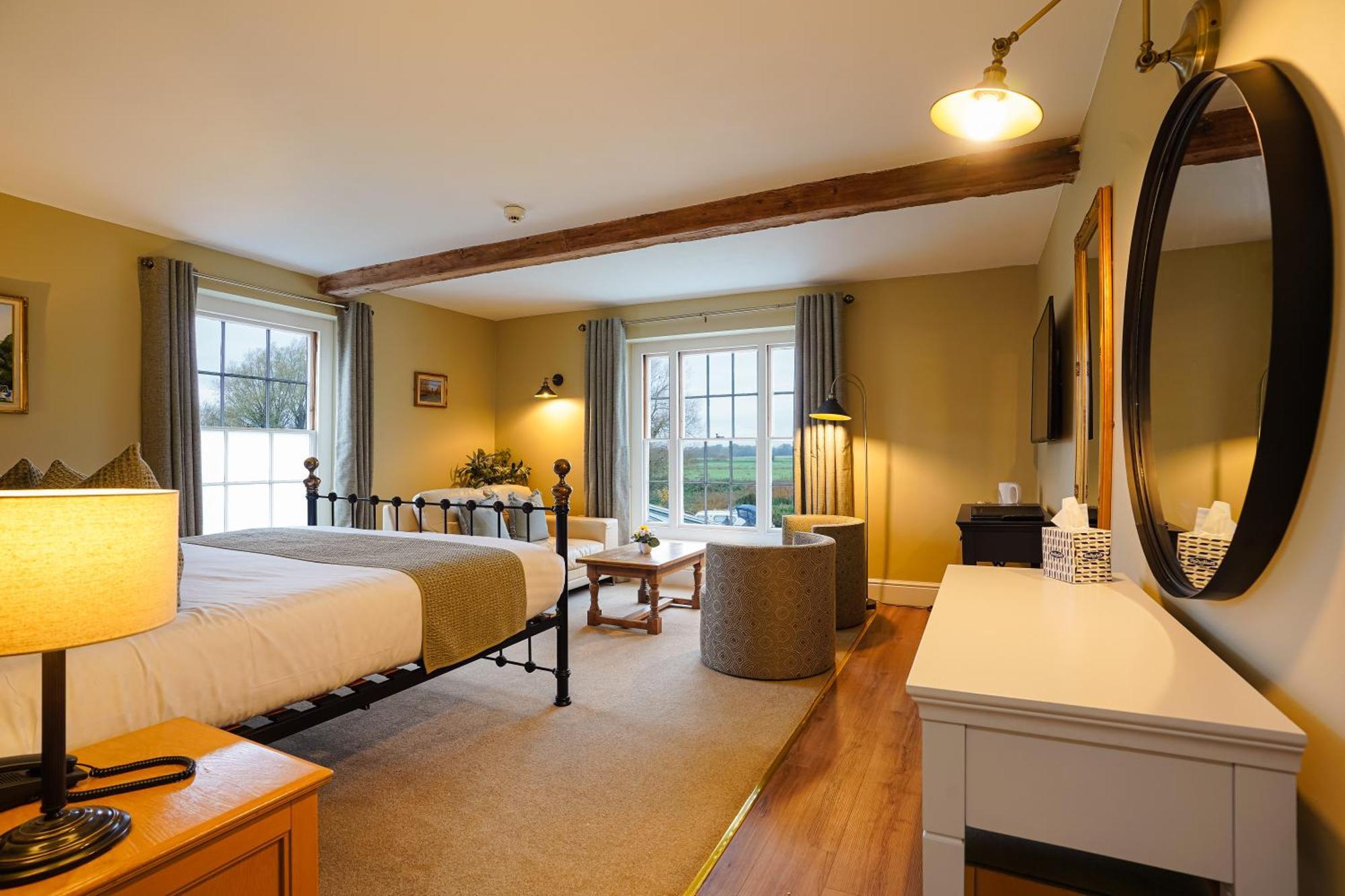 בקלס Waveney House Hotel מראה חיצוני תמונה