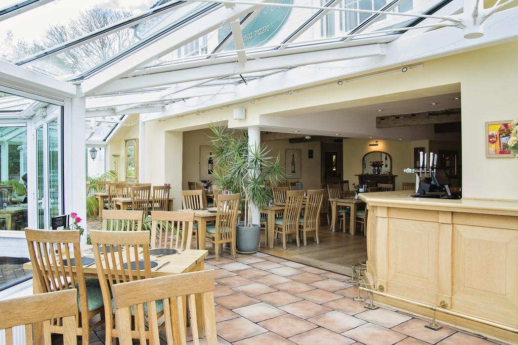 בקלס Waveney House Hotel מראה חיצוני תמונה