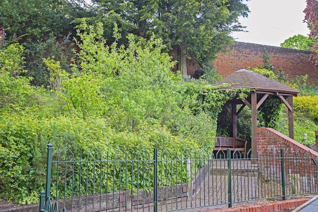 בקלס Waveney House Hotel מראה חיצוני תמונה