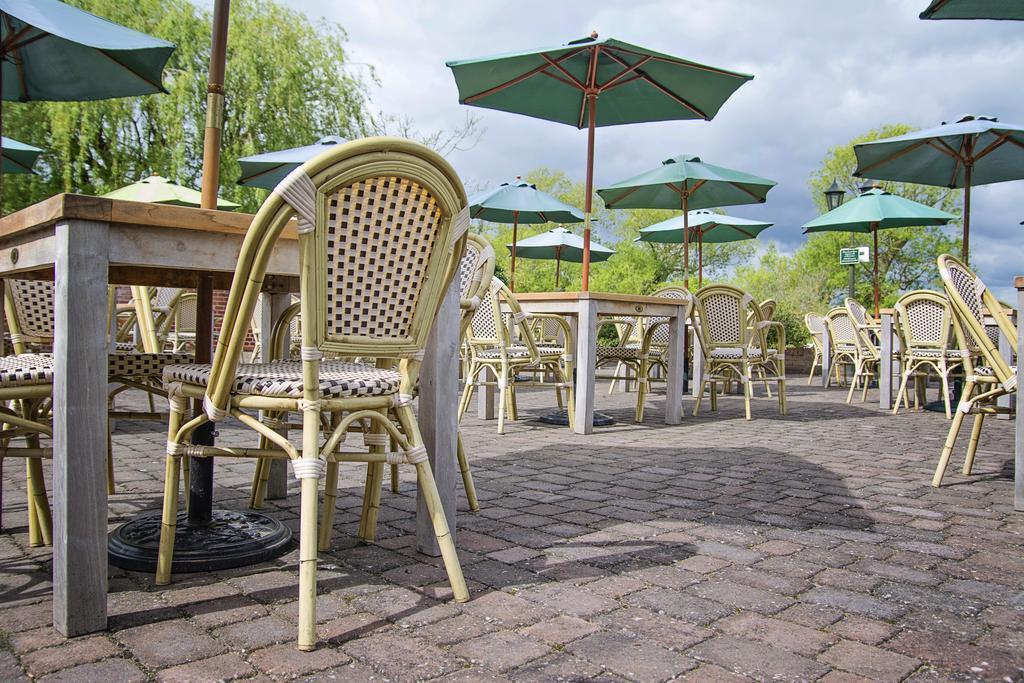 בקלס Waveney House Hotel מראה חיצוני תמונה