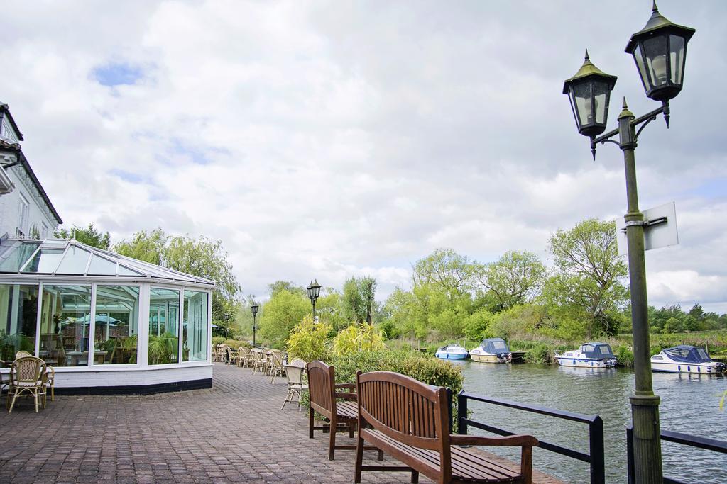 בקלס Waveney House Hotel מראה חיצוני תמונה