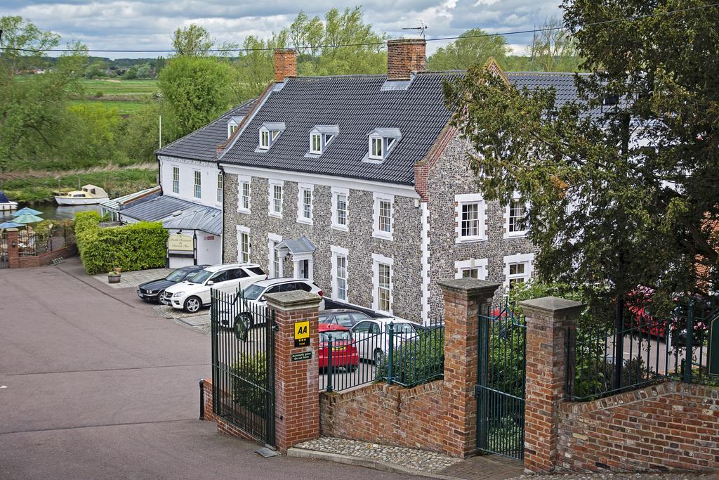 בקלס Waveney House Hotel מראה חיצוני תמונה