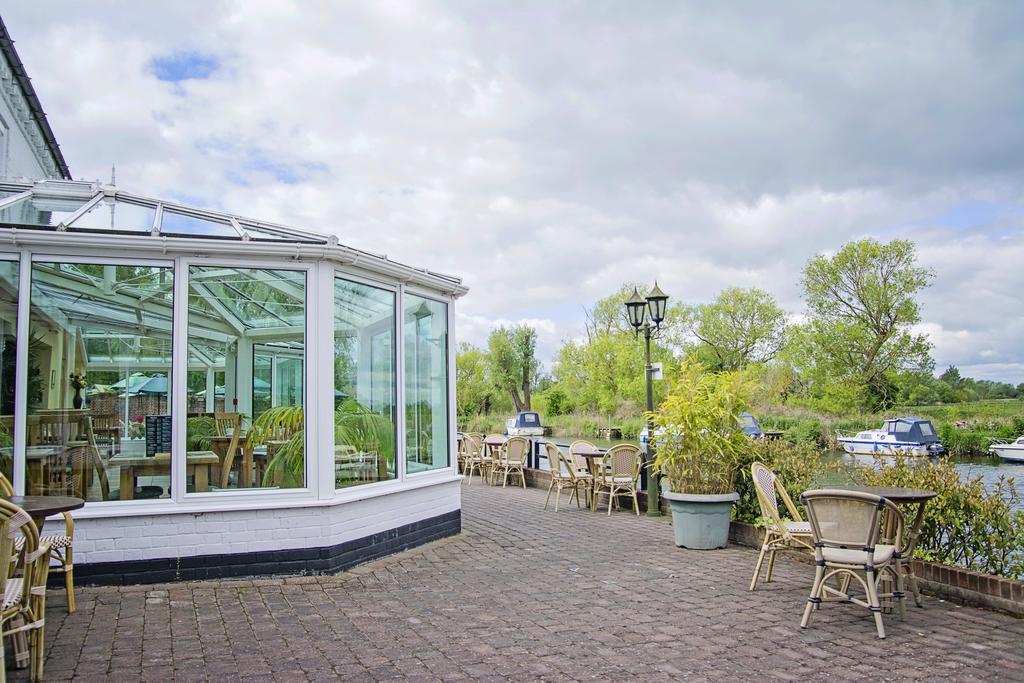 בקלס Waveney House Hotel מראה חיצוני תמונה